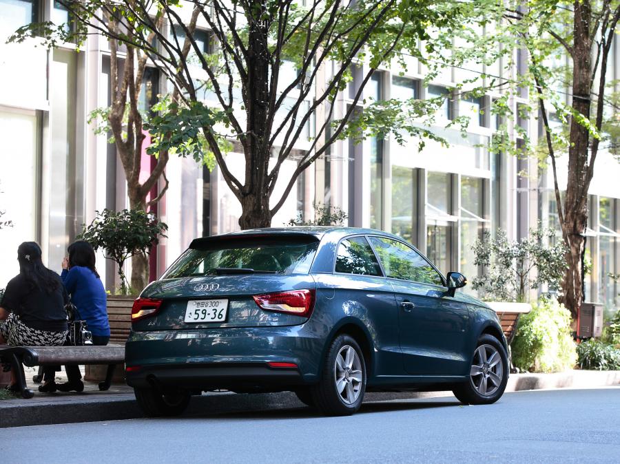  Audi A1 TFSI (8X) 2015 года  (JP) (фото 4 из 11)